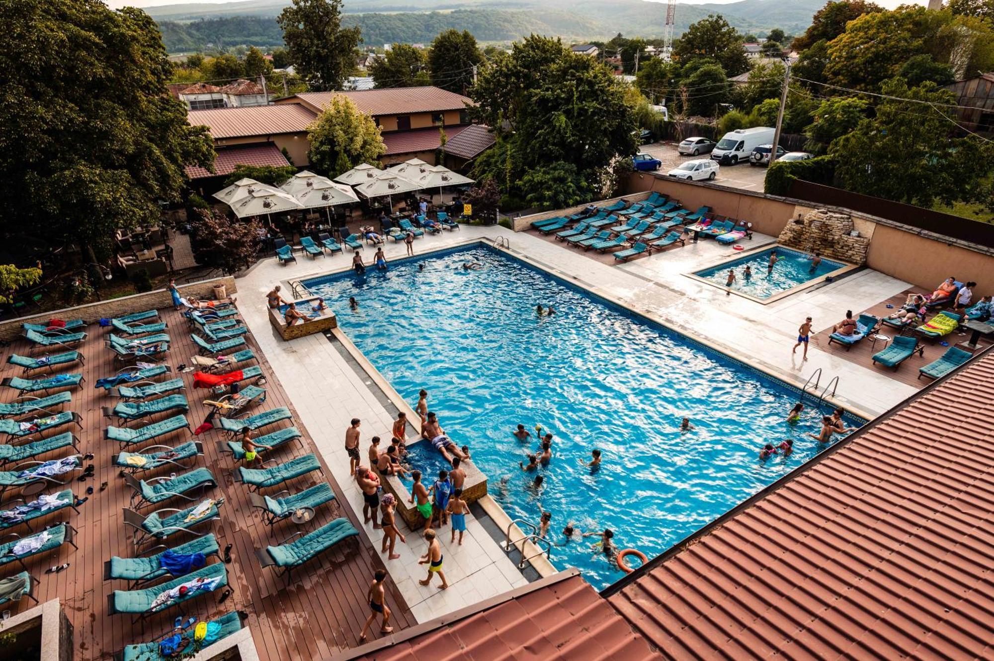 Green Garden Resort Odobesti Exterior foto